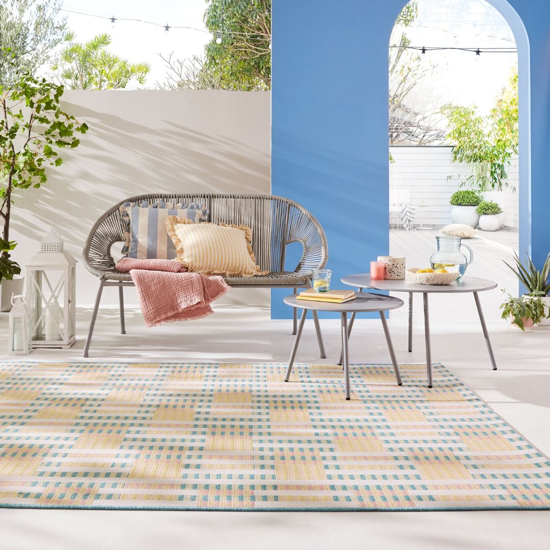 Comment choisir le tapis extérieur parfait pour votre terrasse ou jardin ?