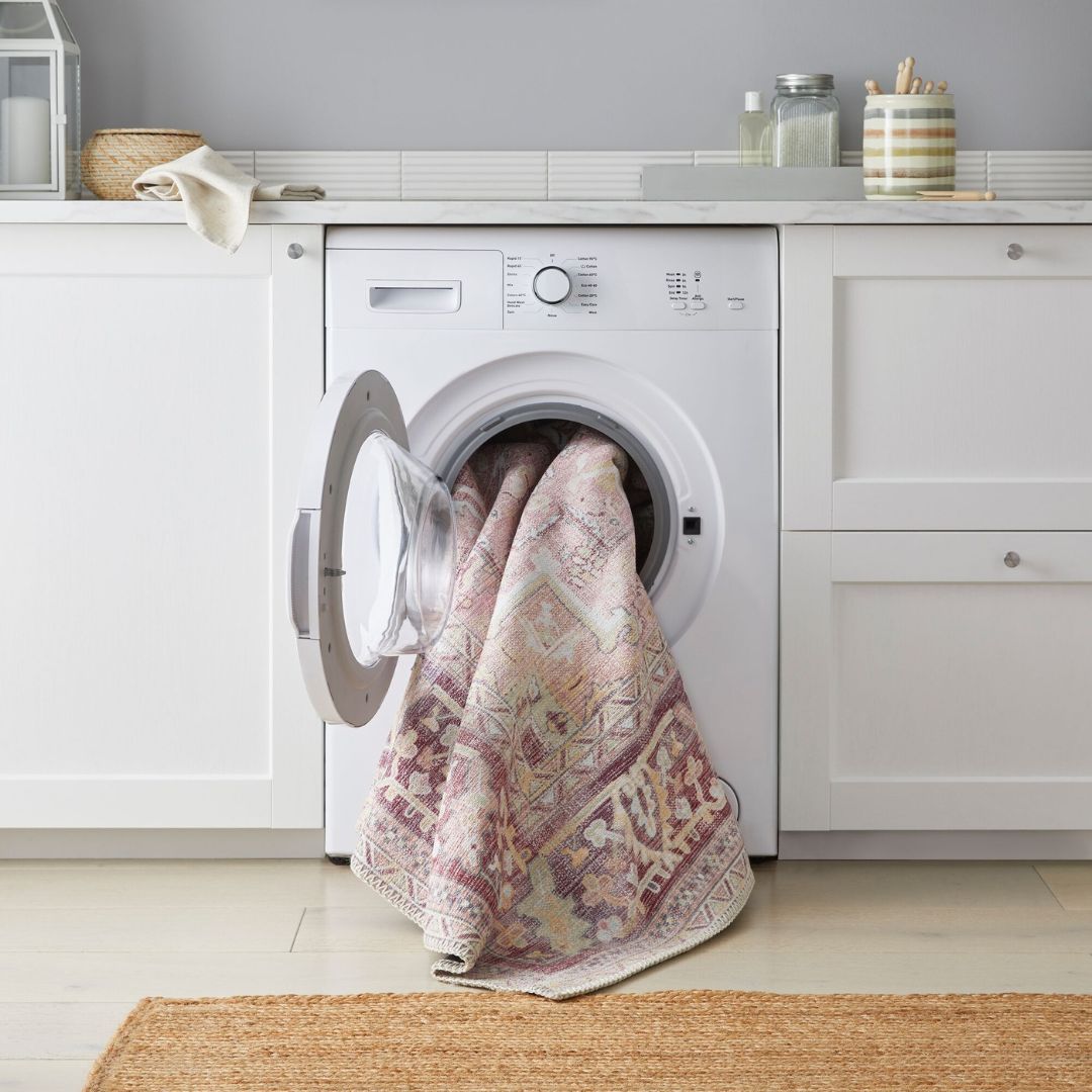Tapis lavable prêt pour le lavage en machine", "Séchage d’un tapis lavable à l’air libre