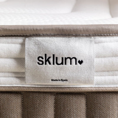 Matelas SKLUM viscoélastique à ressorts ensachés 180x200 cm Benoite
