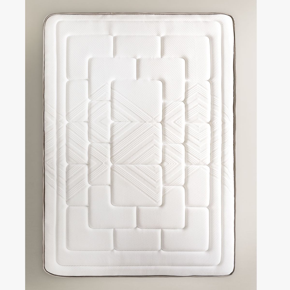 Matelas SKLUM viscoélastique à ressorts ensachés 180x200 cm Benoite