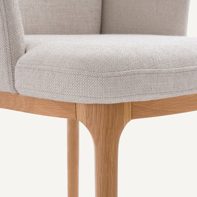 Fauteuil AM.PM avec pied chêne et tissu natté Jabote