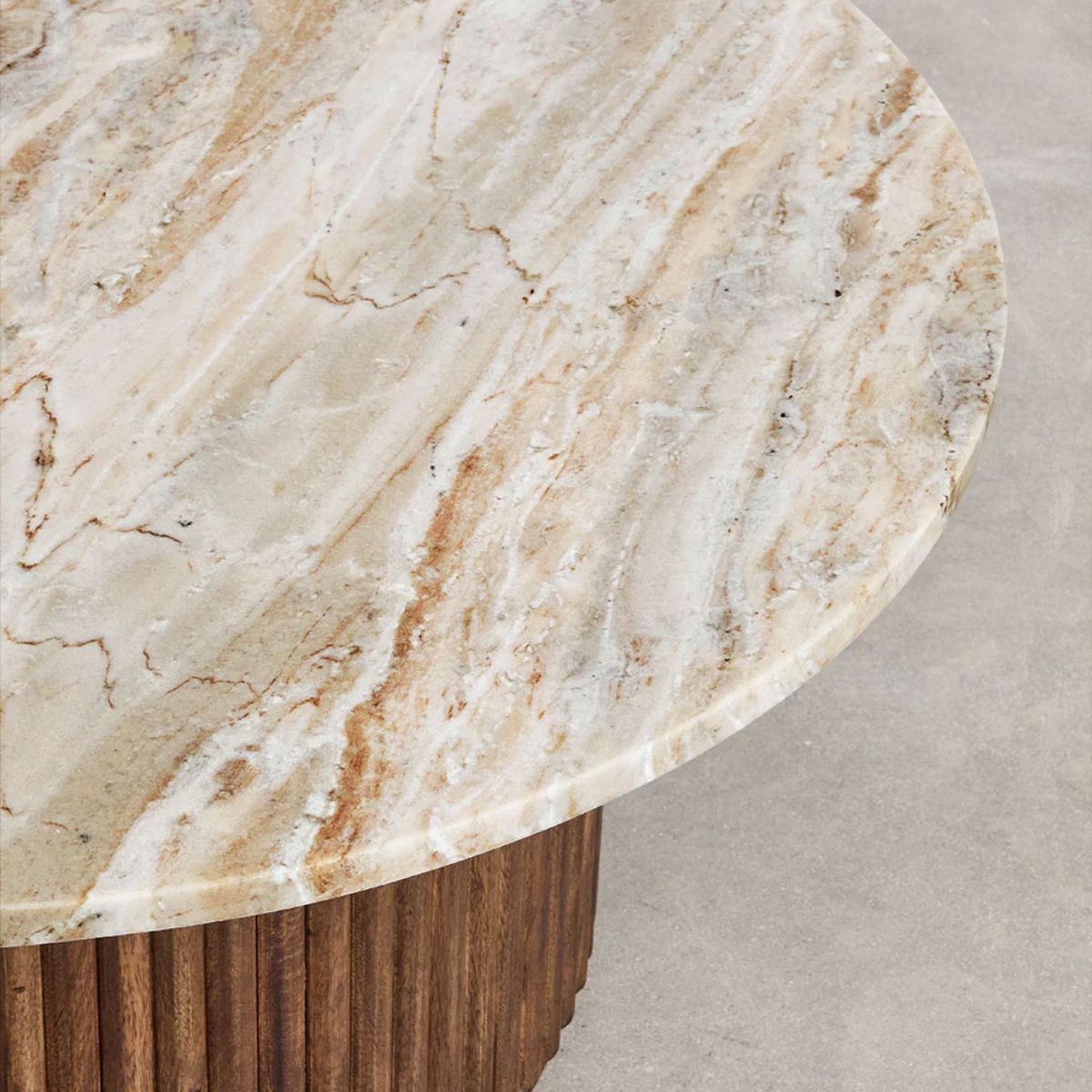 Table basse ronde SKLUM Ø90 cm en marbre et bois de manguier Giselda