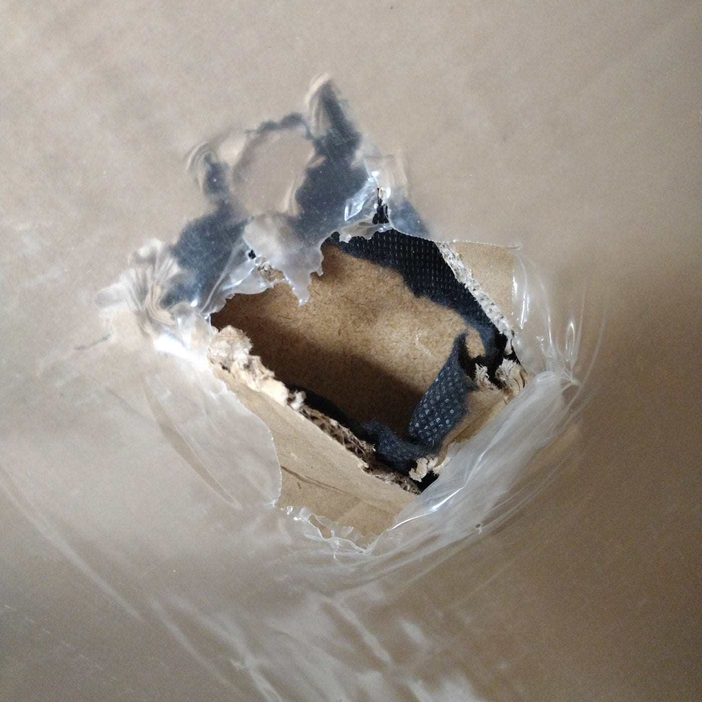 Lit avec sommier LES TENDANCES Lenzo en simili cuir Beige 200x200cm