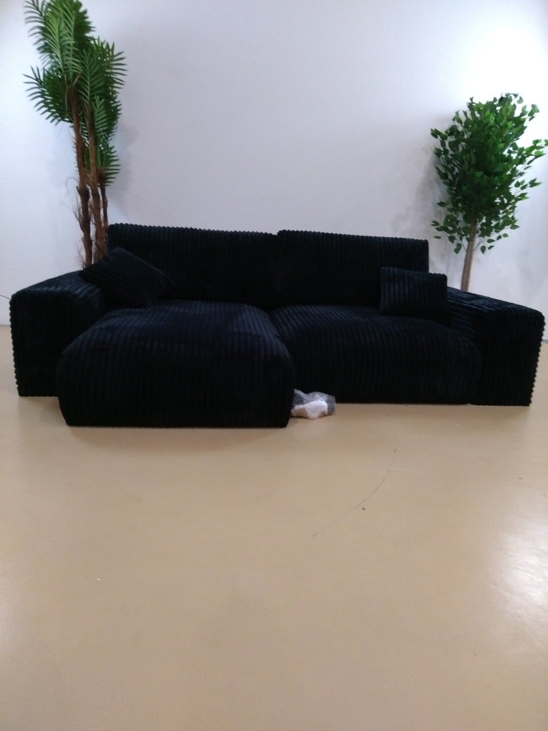 Canapé d'angle reversible 4 places GARANCE en velours côtelé BESTMOBILIER noir