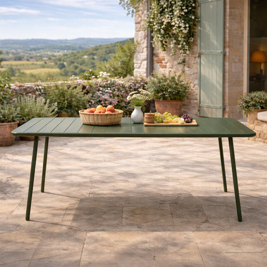 table-acier-vert-6-8-places-exterieur-bergame-ambiance-2-concept-usine