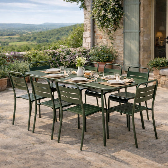 table-acier-vert-6-8-places-exterieur-bergame-ambiance-5-concept-usine