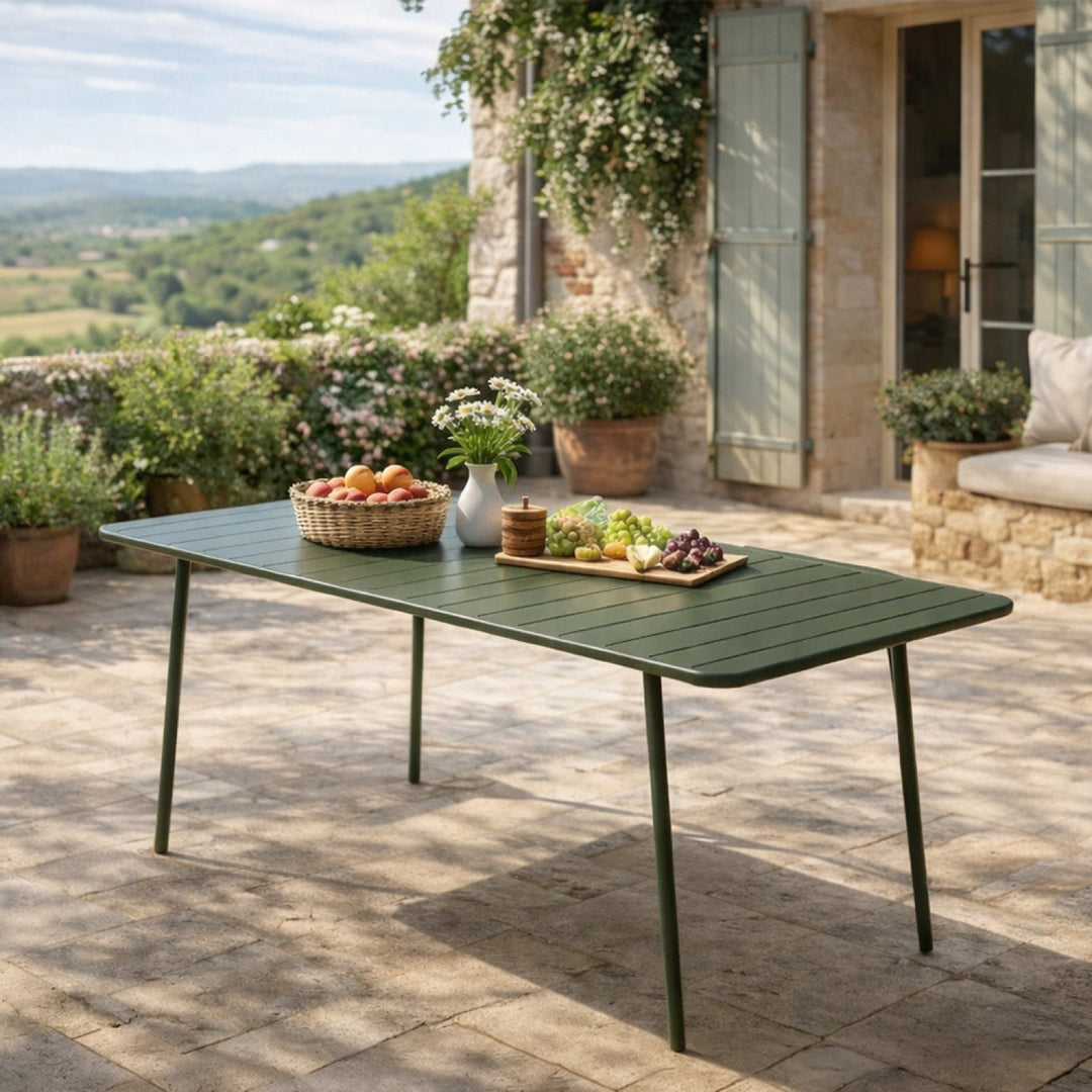 table-acier-vert-6-8-places-exterieur-bergame-ambiance-concept-usine