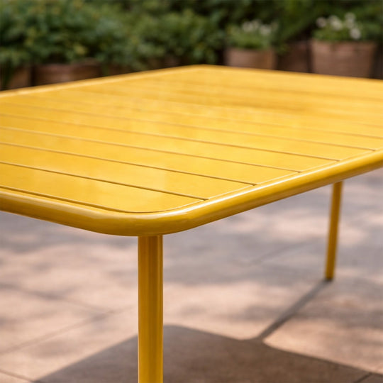 table-acier-jaune-6-8-places-exterieur-bergame-details-concept-usine