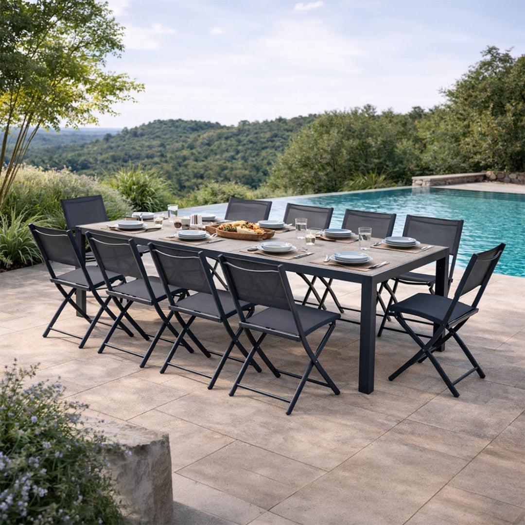 table-jardin-10-places-aluminium-ceramique-gris-effet-bois-lagos-ambiance-concept-usine