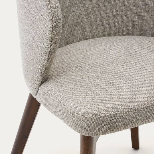 KAVE HOME- Lot de 2 chaises Darice en tissu chenille marron et bois de hêtre, finition noyer FSC 100 %