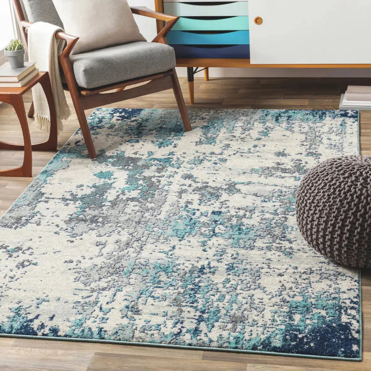 Tapis SURYA Sarah moderne, motif abstrait effet aquarelle bleu, gris et blanc