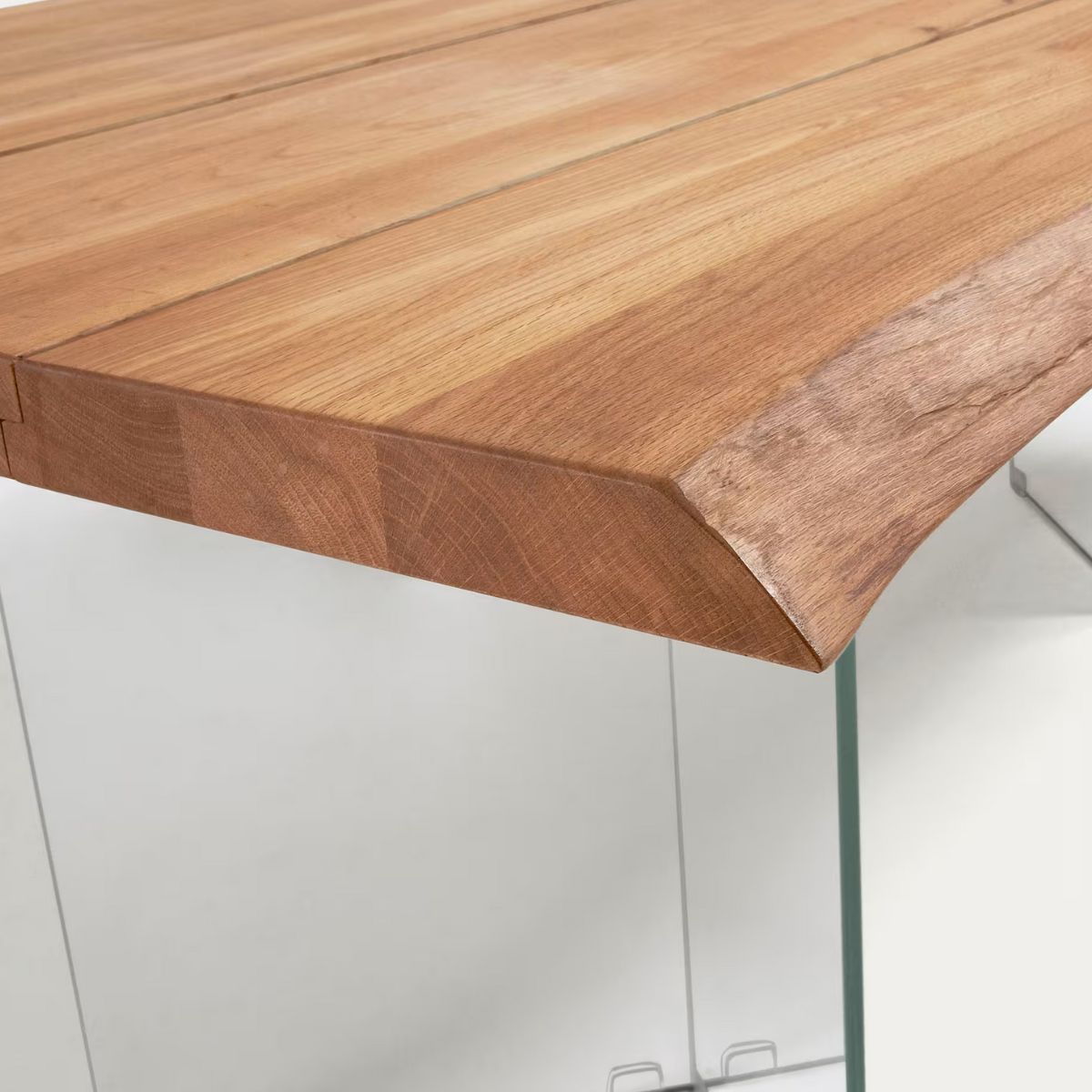 Table Lotty en contreplaqué de chêne finition naturelle et pieds en verre 180 x 100 cm Kave Home