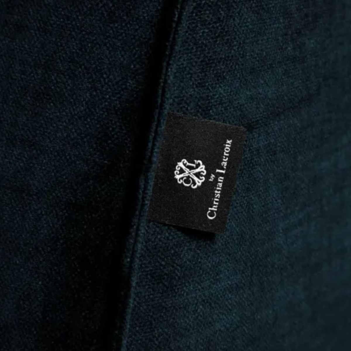 Canapé Charles 4 places en velours bleu foncé – Christian Lacroix