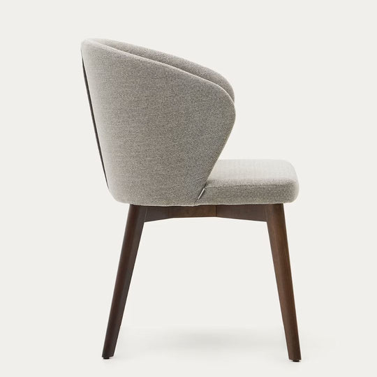 KAVE HOME- Lot de 2 chaises Darice en tissu chenille marron et bois de hêtre, finition noyer FSC 100 %