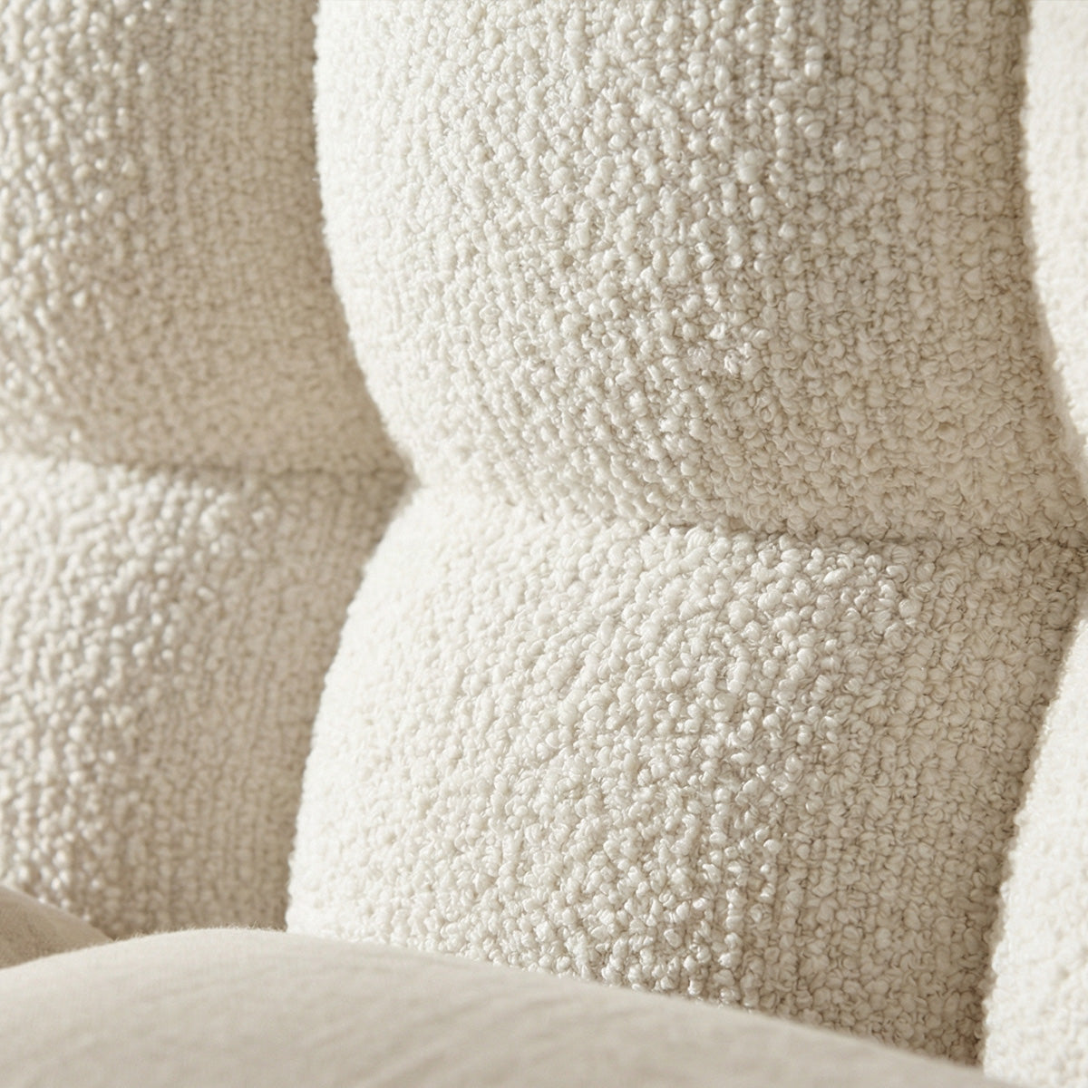 lit-coffre-bouclette-blanche-megeve