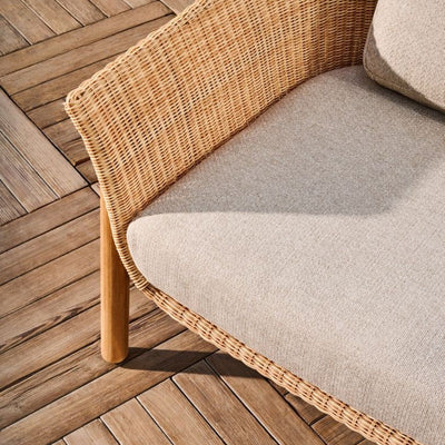 Fauteuil Galea KAVE HOME en bois de teck et rotin synthétique FSC 100 %
