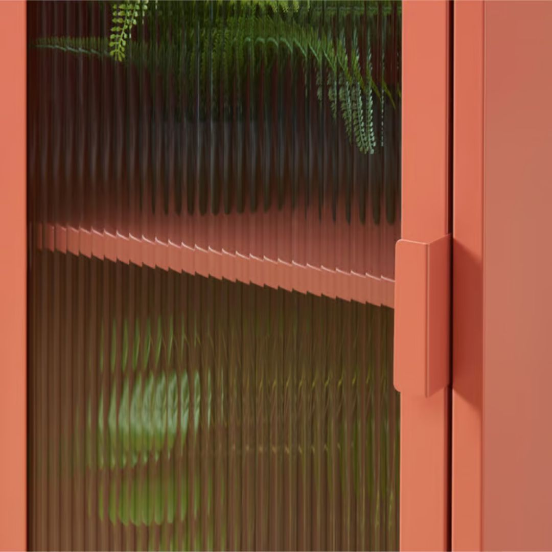 Vestiaire PANTONE terracotta porte en verre cannelé