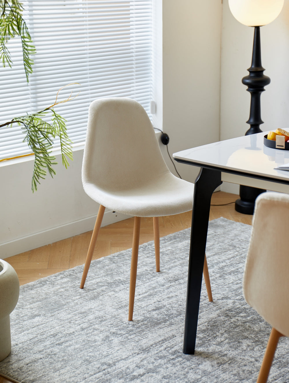 Lot de 4 chaises Nordlys en métal et velours côtelé beige COPENHAGEN