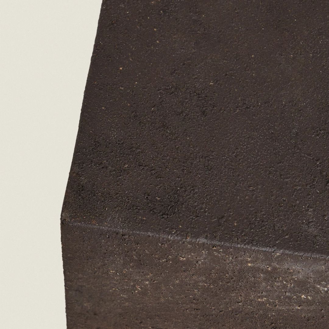 Zara Home- Socle métallique de forme carrée