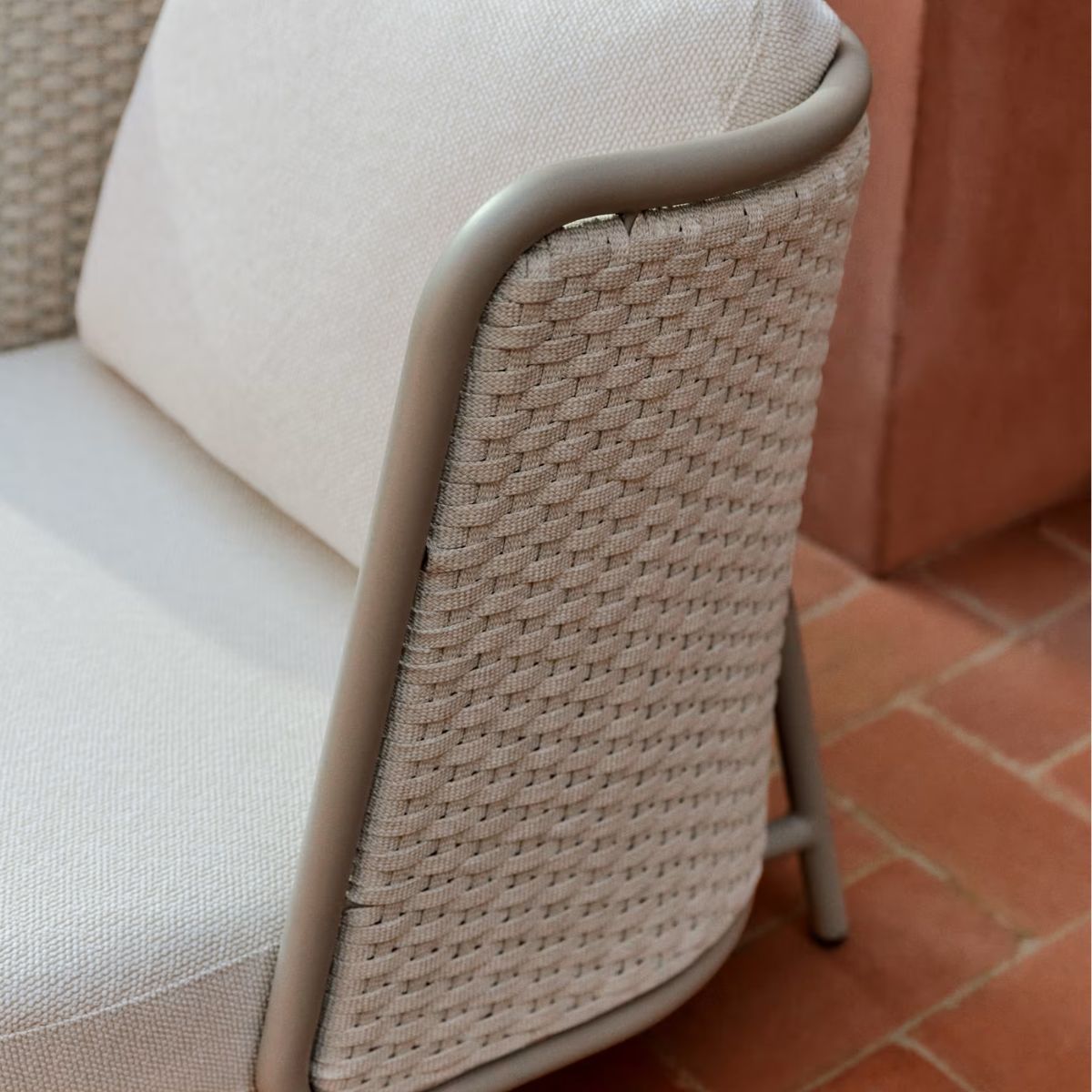 Fauteuil d’extérieur Sedalis en aluminium et corde taupe Kave Home