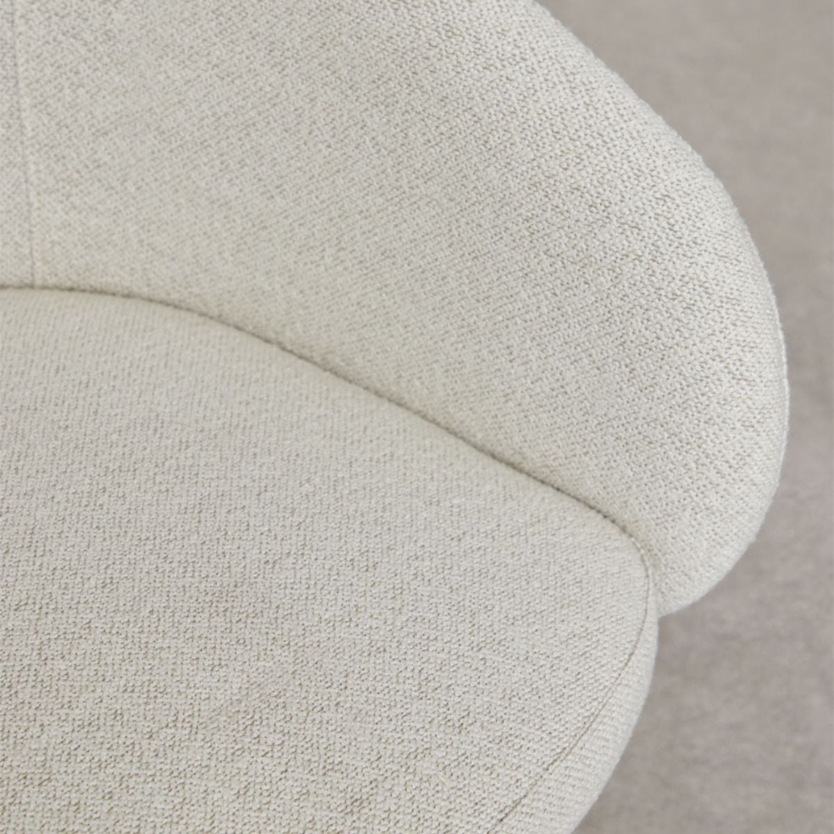 Lot de 2 fauteuils pivotants SKLUM rembourrés Flavian