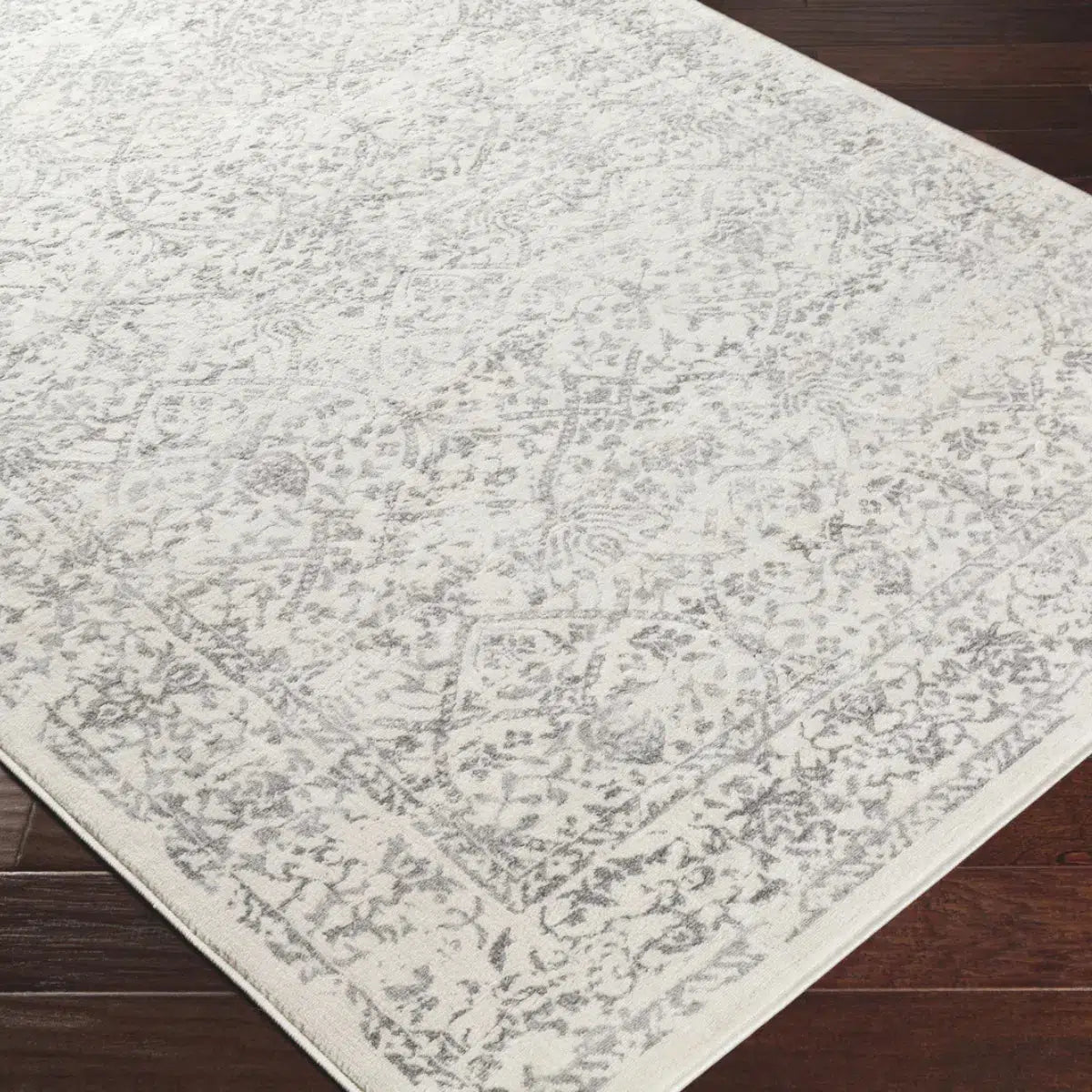 Tapis SURYA Margaux oriental vintage, motif d'arabesques délavées gris et anthracite sur fond blanc cassé, vue 6