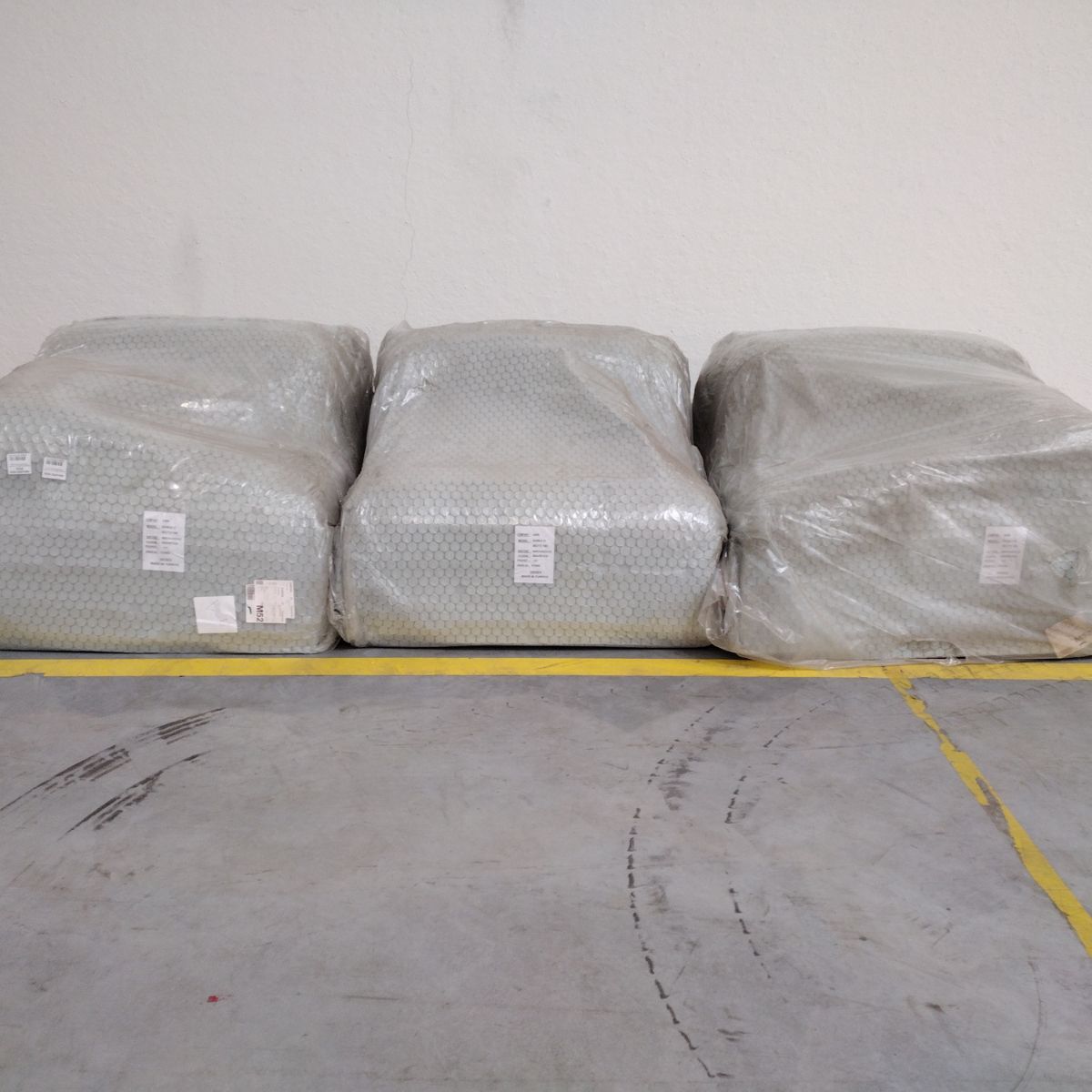 Canapé 3 places en tissu Bubble Hanah Home