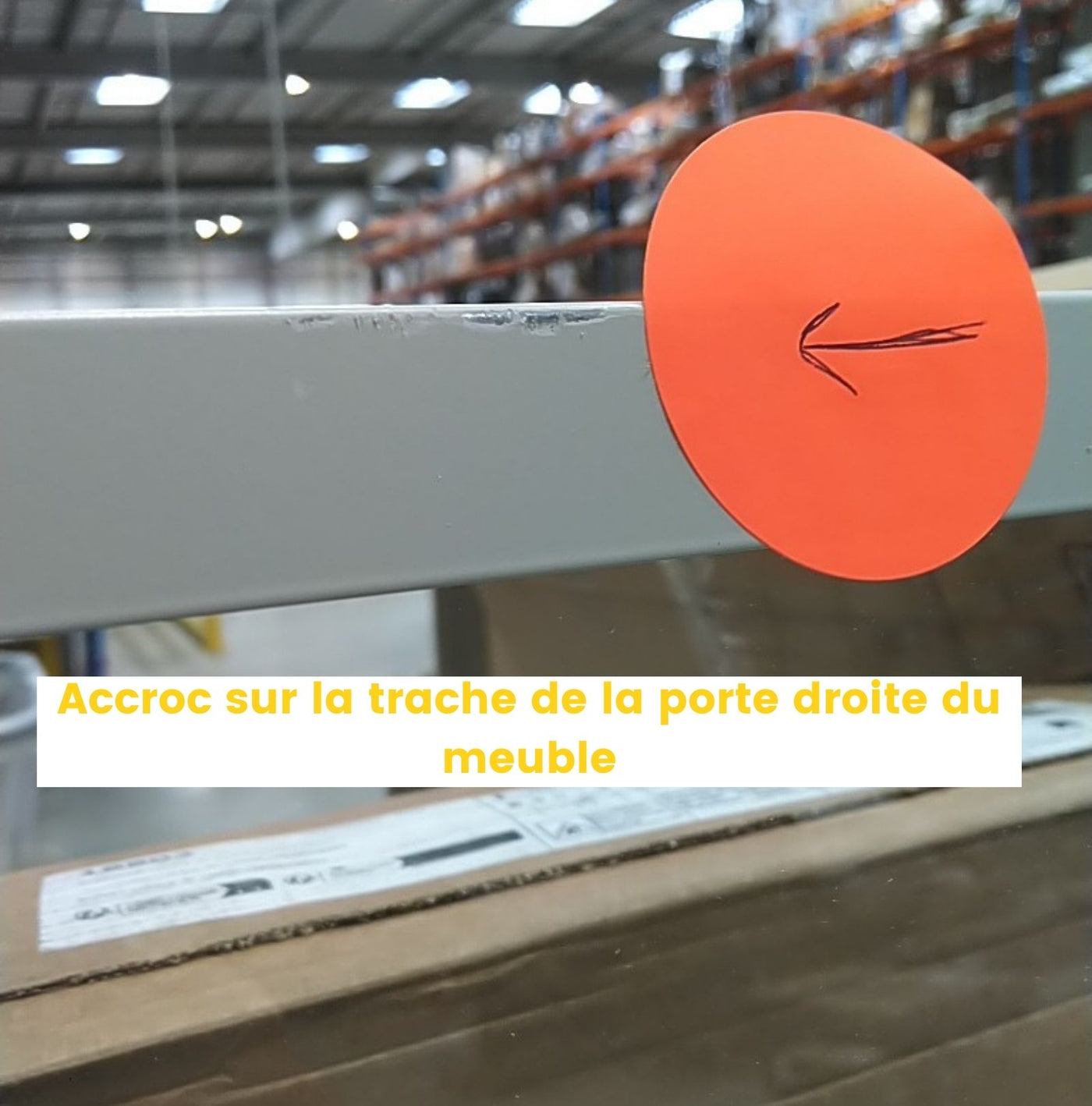 Vaisselier DRAWER Piring 2 portes en verre et métal H190cm Couleur Beige