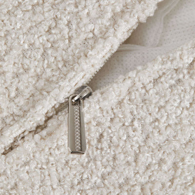 Fauteuil SKLUM Coco en tissu chenille epais blanc