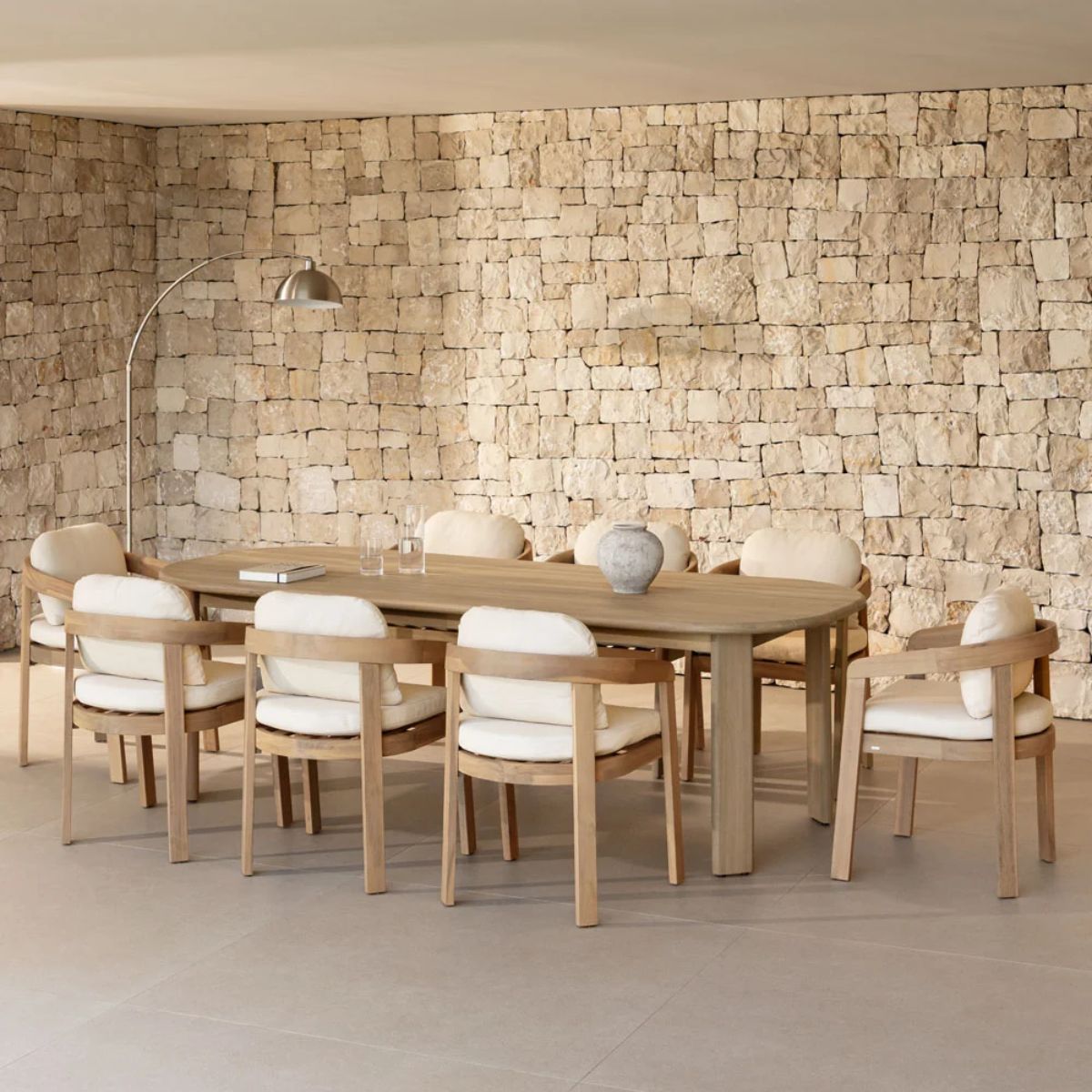 Table de jardin ovale SKLUM en bois d'acacia ULENO 240x100 cm