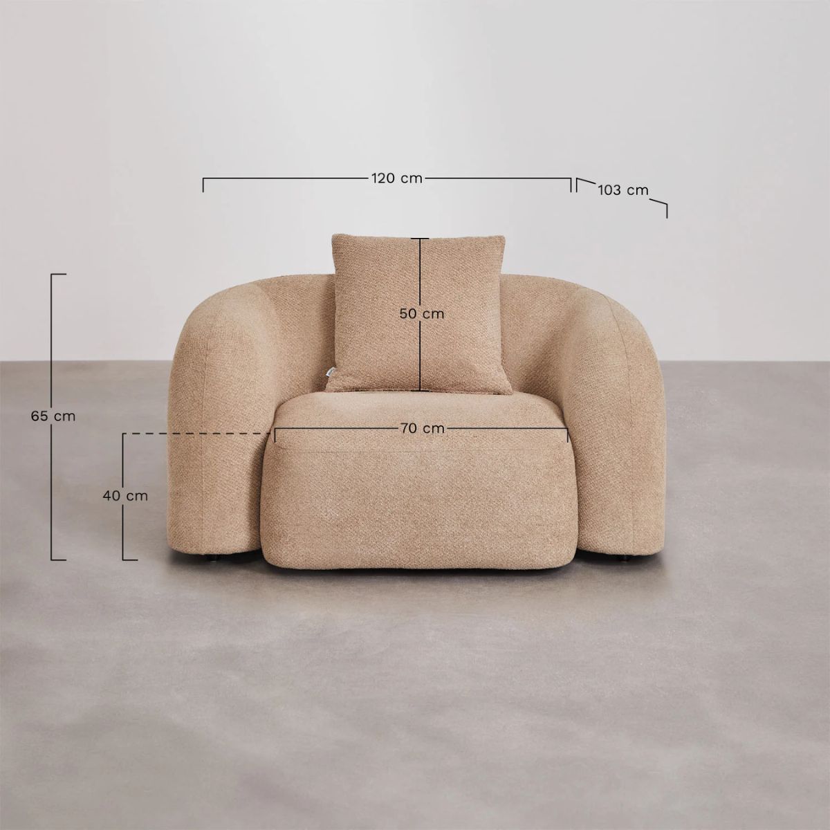 Fauteuil SKLUM Coco en tissu chenille épaisse brun latte