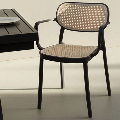 Lot de 4 chaises de jardin SKLUM empilables avec accoudoirs en polypropylène Omara