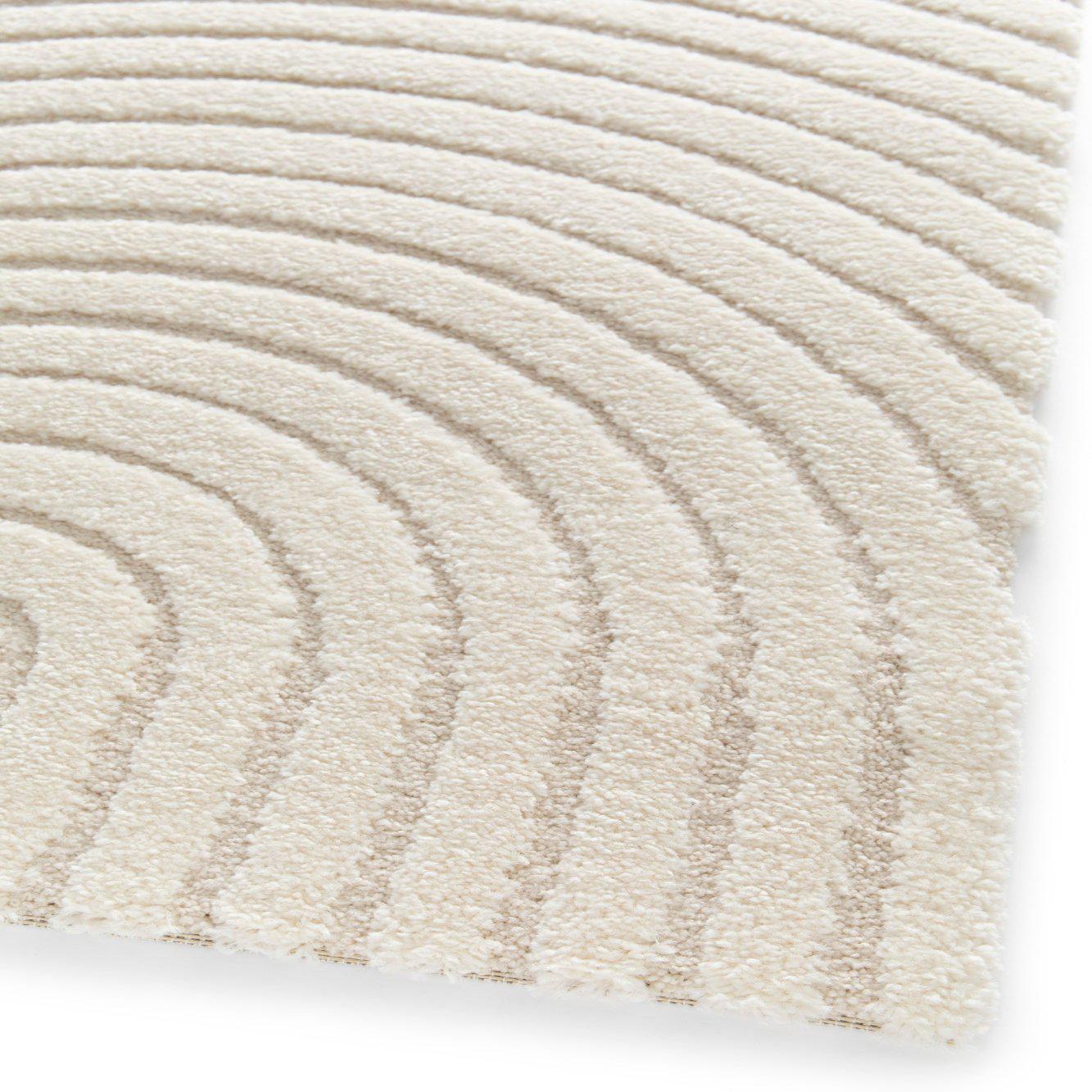 tapis relief graphique crème - hera. Vue 4 du tapis montrant des détails angle.