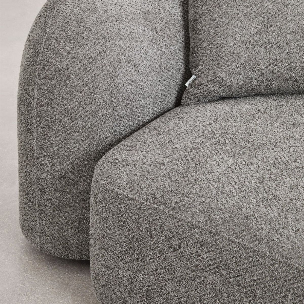 Canapé SKLUM Coco en tissu chenille epais gris