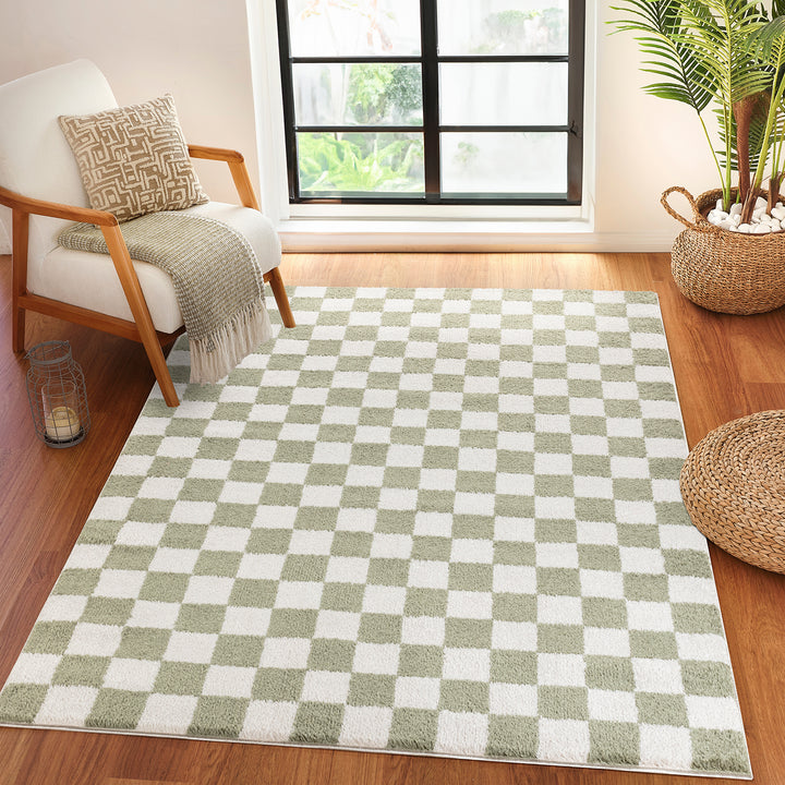 Tapis Surya Izaline shaggy à carreaux lavable vert beige