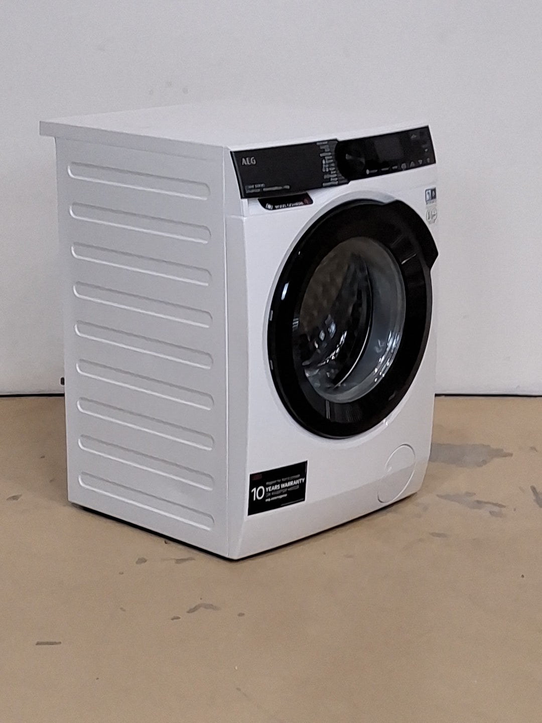 Lave-linge hublot Aeg LFR731611V