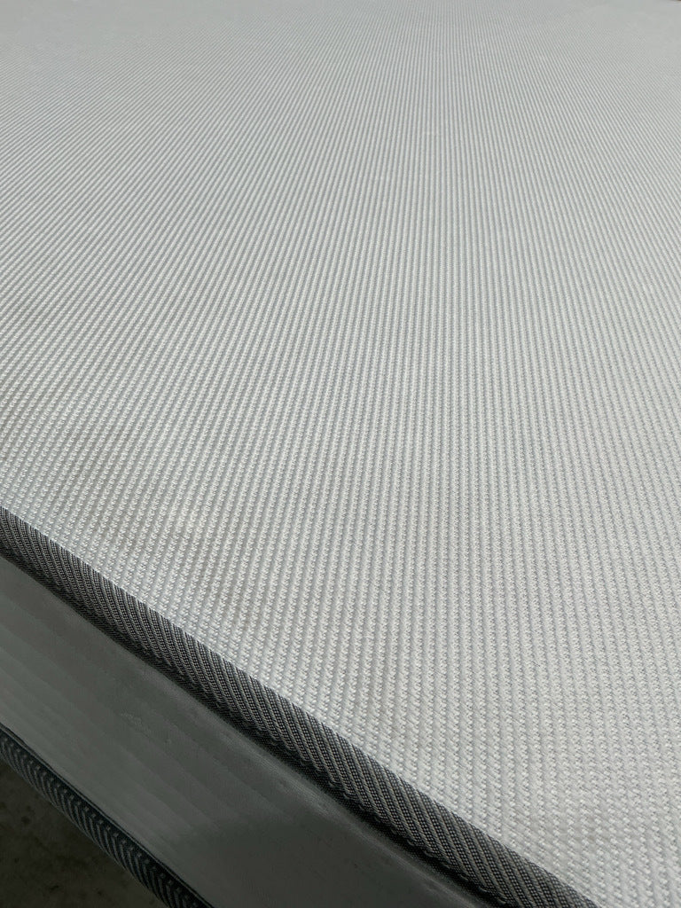 Matelas LA REDOUTE INTÉRIEURS 588 ressorts, soutien ferme, accueil moelleux