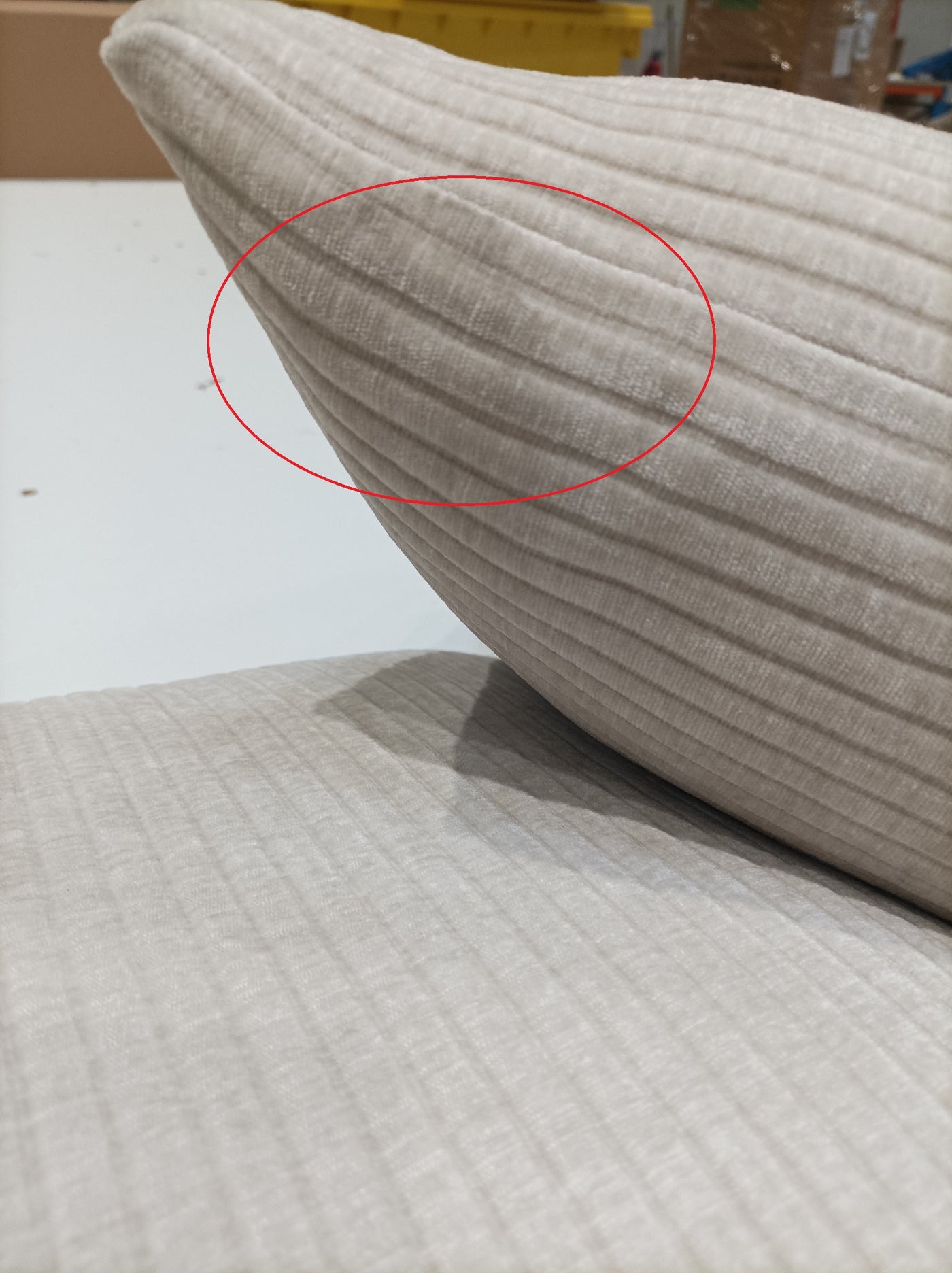 Canapé 3 places Moani en velours côtelé Beige