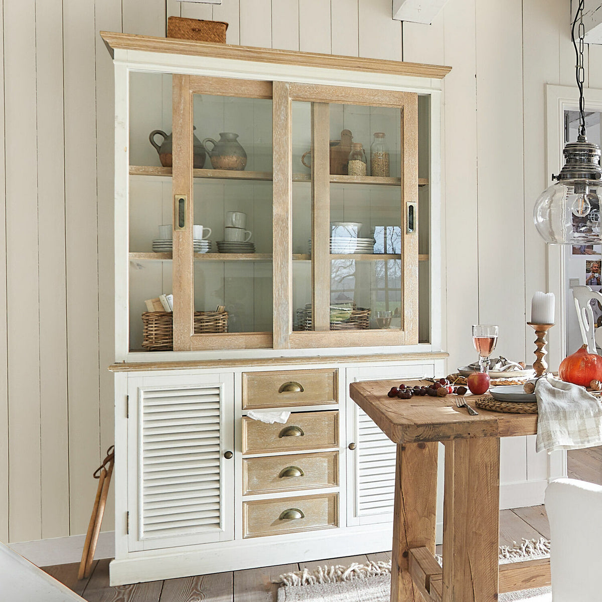 Armoire LOBERON Moosehide en bois blanc vieilli — photo produit