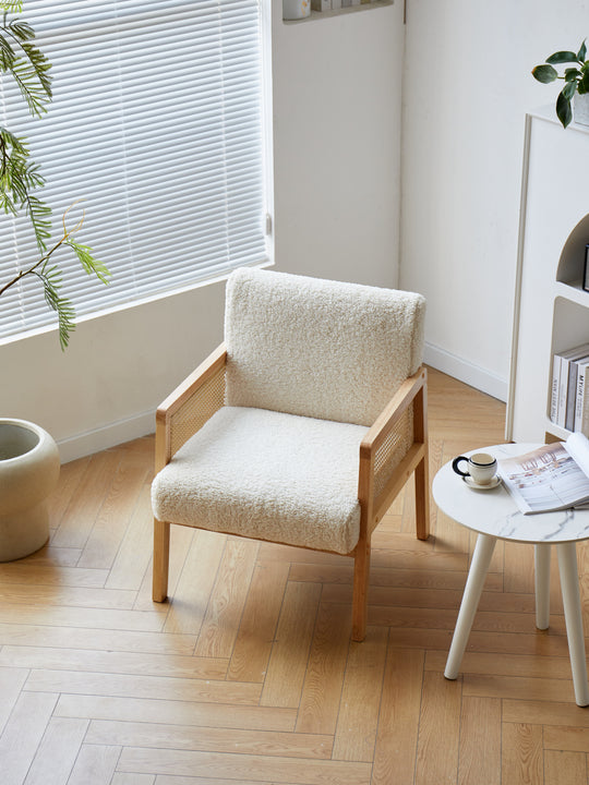 Fauteuil de salon Nordlys en bois massif et cannage blanc BORGO