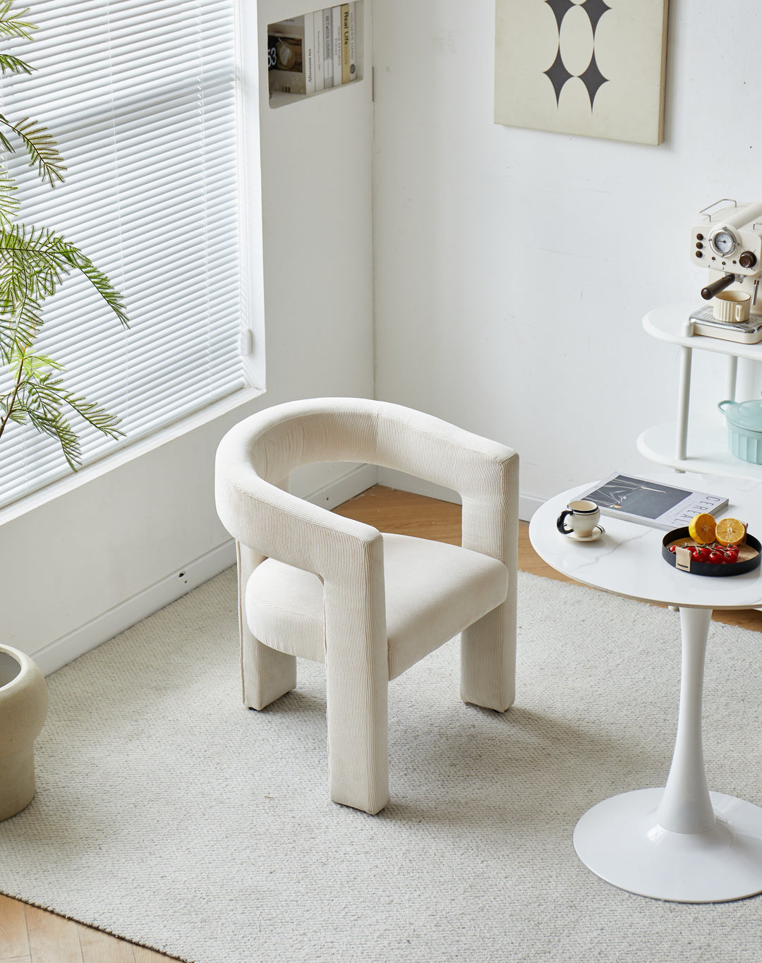 Fauteuil Nordlys en velours côtelé beige ARUSHA
