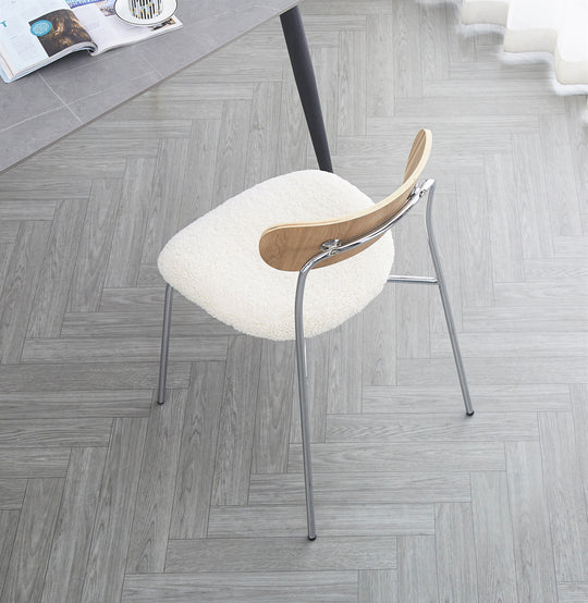 Lot de 2 chaises industrielles en métal et bouclettes blanc