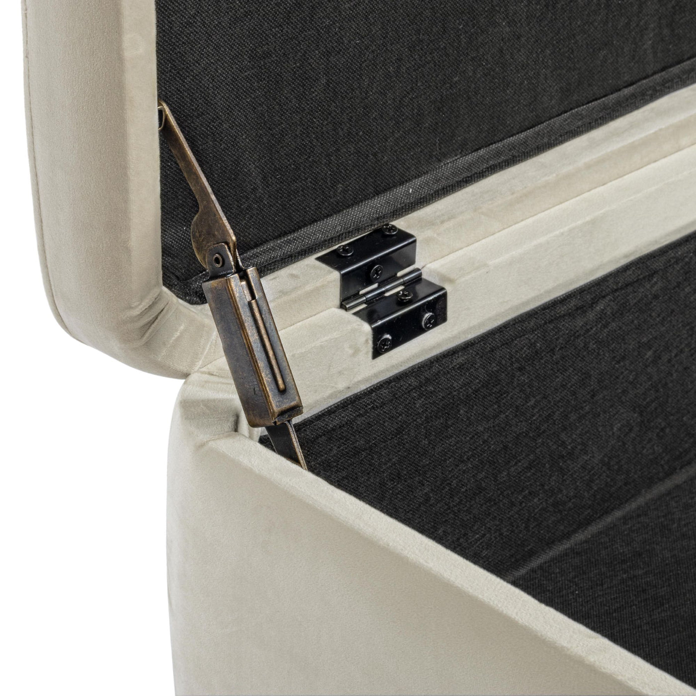 Banc coffre LES TENDANCES Inora en velours naturel et pieds doré 110 cm