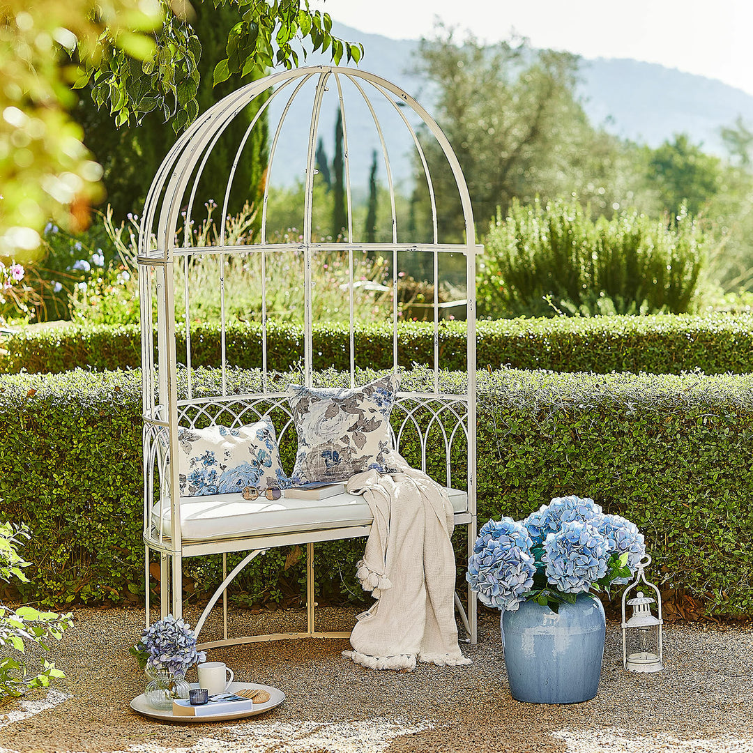 Banc LOBERON Rivandelle en forme de gloriette blanc vieilli — photo produit