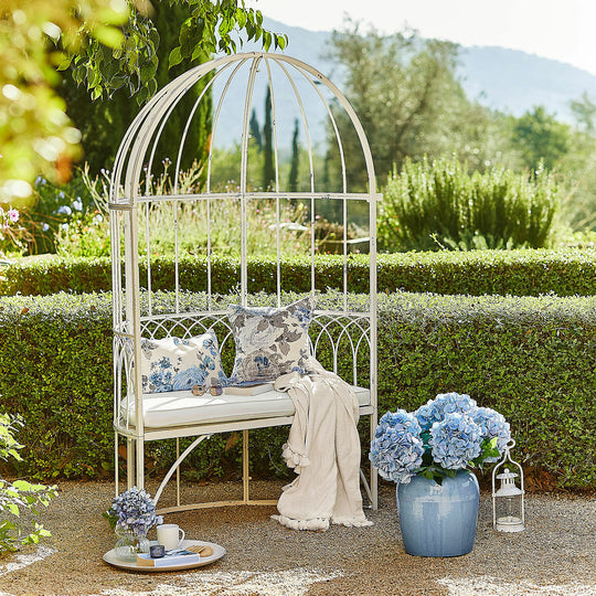 Banc LOBERON Rivandelle en forme de gloriette blanc vieilli — photo produit