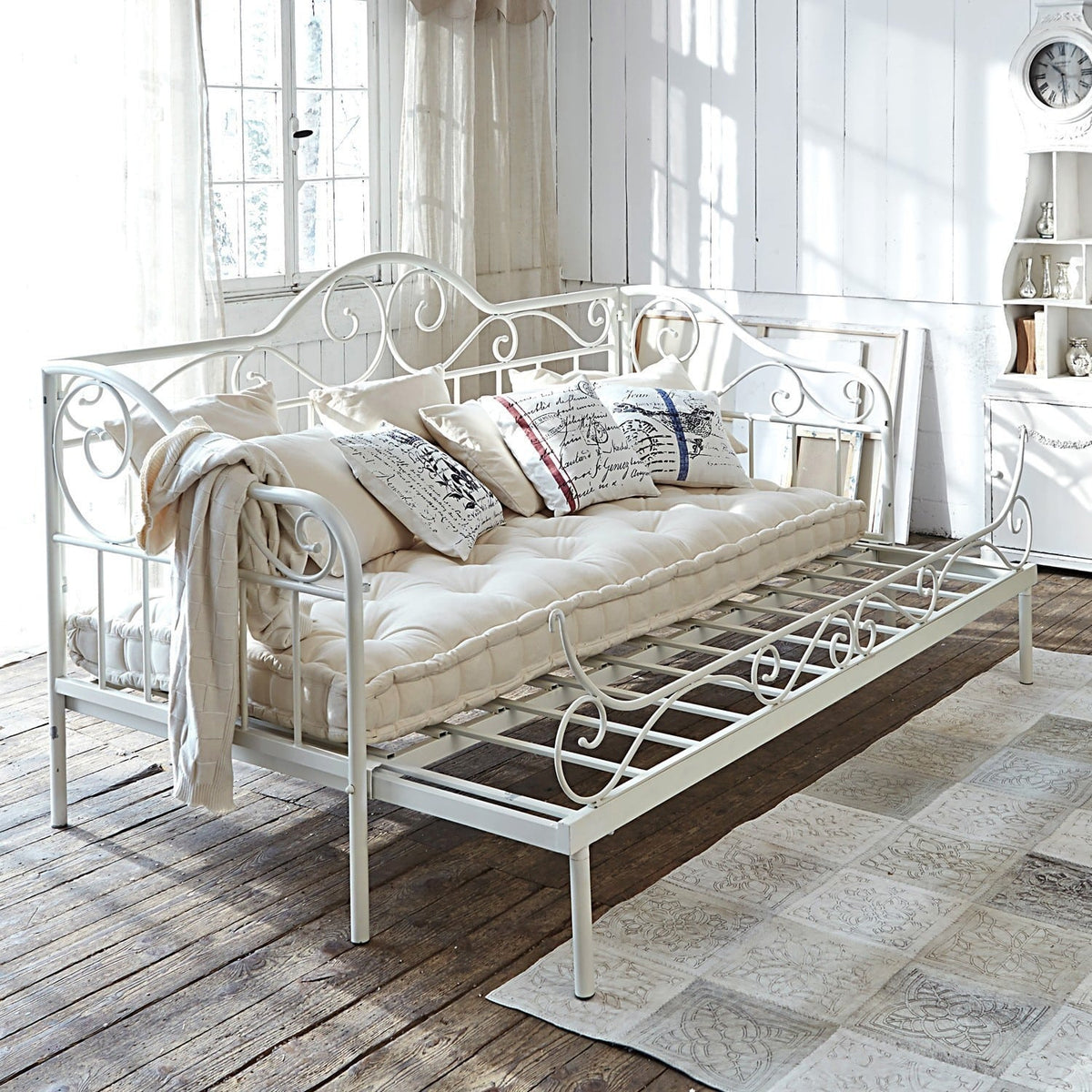 Banquette convertible LOBERON Maditha 2 places en fer blanc — photo produit