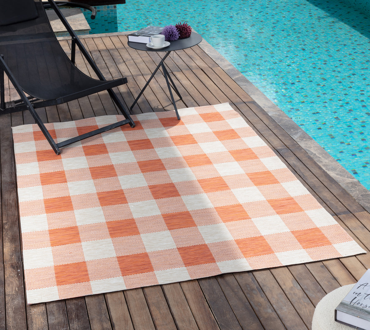 Tapis SURYA Goris extérieur rétro, motif carreaux vichy orange et beige