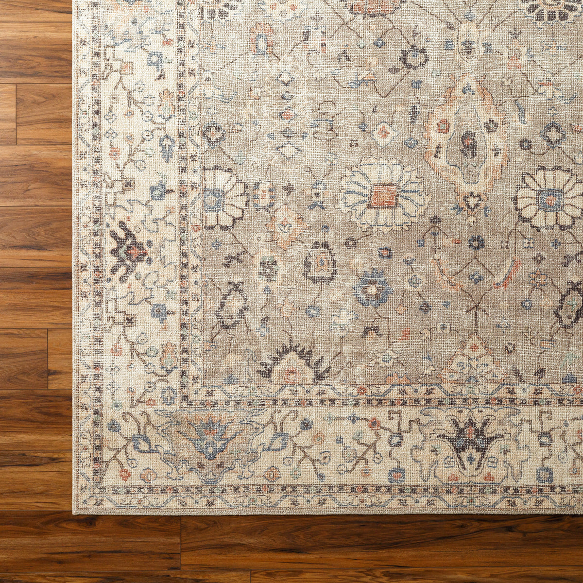 Tapis Surya x Becki Owens Davina vintage oriental, motif patiné beige et taupe, vue 8