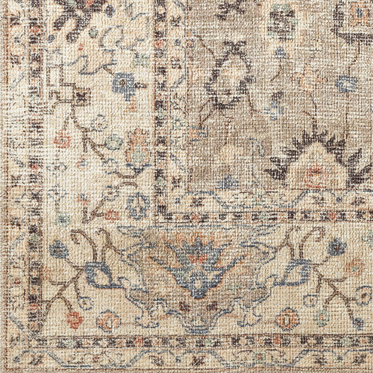 Tapis Surya x Becki Owens Davina vintage oriental, motif patiné beige et taupe, vue 7