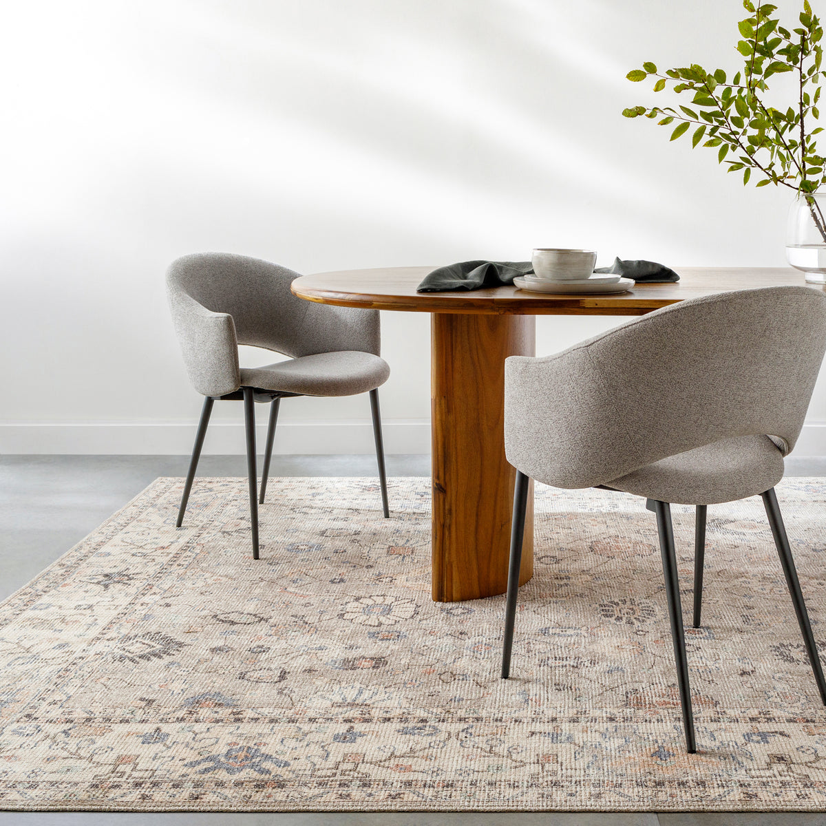 Tapis Surya x Becki Owens Davina vintage oriental, motif patiné beige et taupe, vue 2